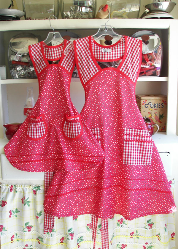 1940 red polka dot apron