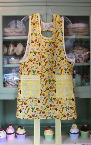 Retro Yellow salt and pepper shaker apron