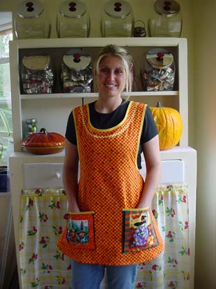 Hokus Pokus Halloween Apron, click for larger view